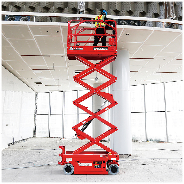 （株）ピカコーポレイション 自走式高所作業車 シザースリフト S 自走式高所作業車　シザースリフト S1932E