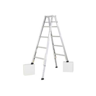 （株）イチネンＴＡＳＣＯ 伸縮脚付専用脚立 TA840KR 伸縮脚付専用脚立 TA840KR-3