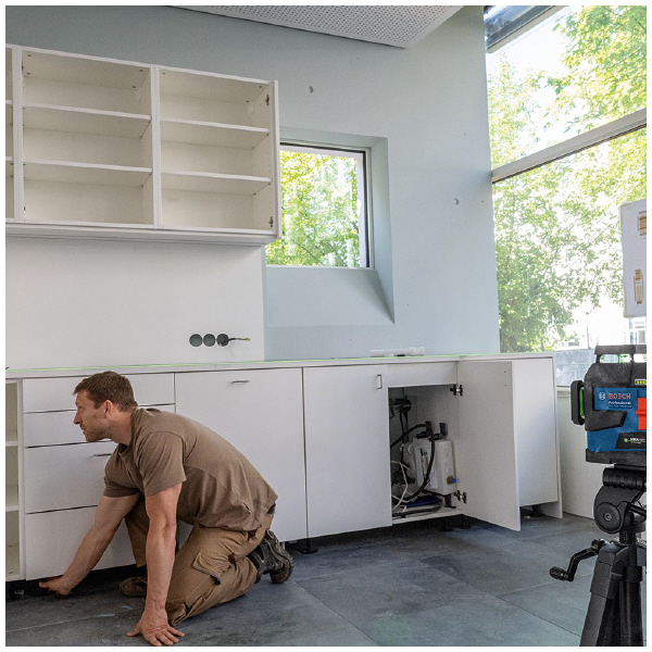 ボッシュ（株） レーザー墨出し器 レーザー墨出し器 GLL100-33CG