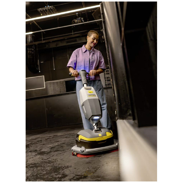 ケルヒャージャパン（株） 業務用手押し式床洗浄機 K-Mop 業務用手押し式床洗浄機 K-Mop 46 Bp