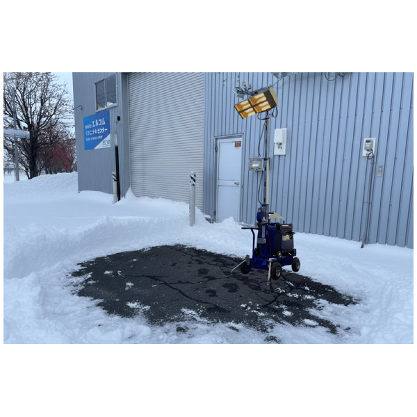 （株）エルコム 遠赤外線融雪装置 解けルモ４灯タイプ・発電機一体型 解けルモ４灯タイプ・発電機・カートＳＥＴ TK-C4000SET