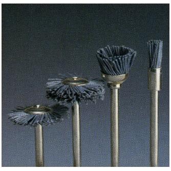 日本精密機械工作（株） 研磨剤入ナイロンブラシ軸付 エンド型 B 研磨剤入ナイロンブラシ軸付　エンド　５本 B7241