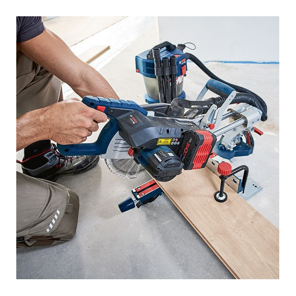 ボッシュ（株） コードレススライド丸のこ コードレススライド丸のこ GCM18V-216H