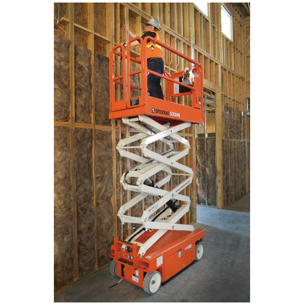 （株）ピカコーポレイション 自走式高所作業車 シザースリフト S 自走式高所作業車　シザースリフト S3226E